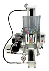 RobotFactory di Mirano e l’idea del “benchtop injection molding” ovvero stampaggio a iniezione da banco con stampi stampati in 3D e plastiche riciclate