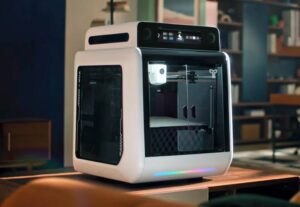 TOP.E R1, la stampante 3D desktop a 5 assi con AI per l’utenza domestica