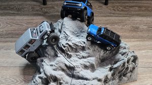 Crawlagon una farm di stampanti 3d modulare per piste da arrampicata RC personalizzate