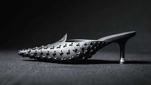 Alexander Wang presenta Griphoria un tacco a spillo stampato in 3D con tecnologia in fibra di carbonio di Carbon