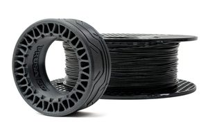 Prusa aggiunge il Galaxy Black al filamento flessibile Prusament TPU 95A